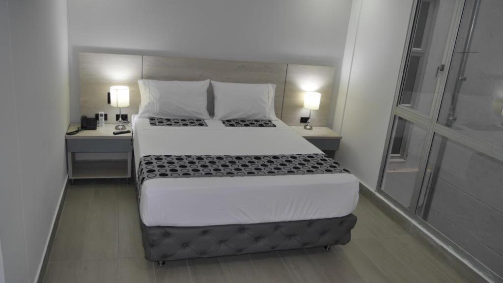 Hotel Loup เมเดยิน ภายนอก รูปภาพ